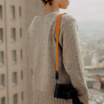 PEAK DESIGN FORM LEATHER CAMERA STRAP SHORT AMBER - Image 3